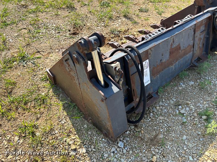 image for item FI1670 Skid steer bucket