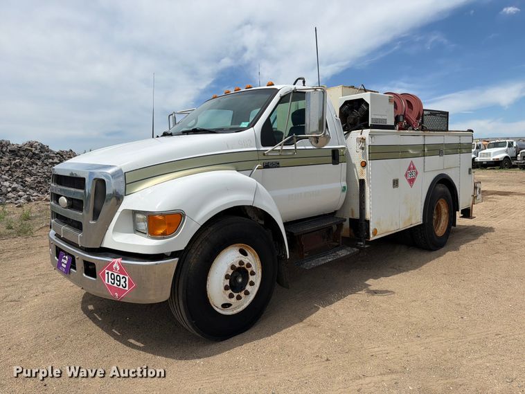 image for item FK0221 2006 Ford F650 Super Duty utility / service truck