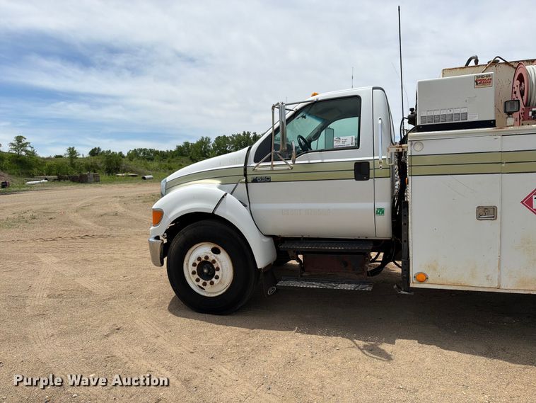 image for item FK0221 2006 Ford F650 Super Duty utility / service truck