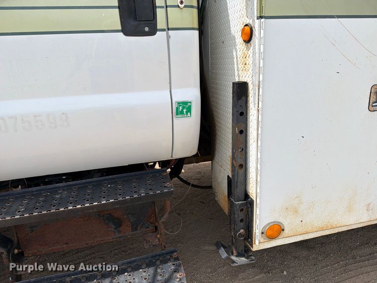 image for item FK0221 2006 Ford F650 Super Duty utility / service truck