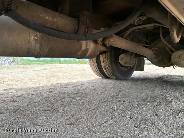 image for item FK0221 2006 Ford F650 Super Duty utility / service truck