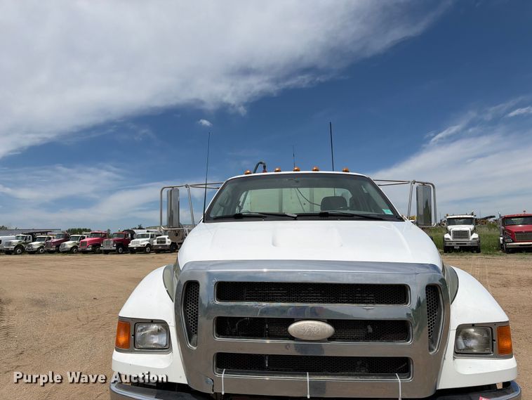 image for item FK0221 2006 Ford F650 Super Duty utility / service truck