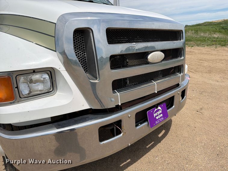 image for item FK0221 2006 Ford F650 Super Duty utility / service truck
