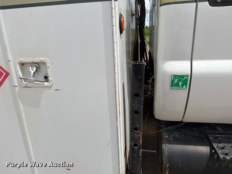 image for item FK0221 2006 Ford F650 Super Duty utility / service truck