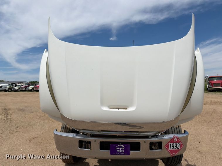 image for item FK0221 2006 Ford F650 Super Duty utility / service truck