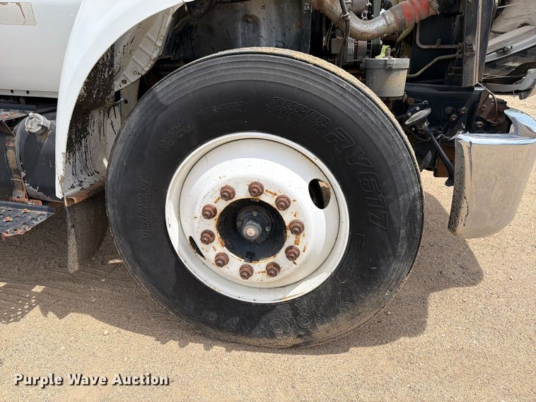 image for item FK0221 2006 Ford F650 Super Duty utility / service truck