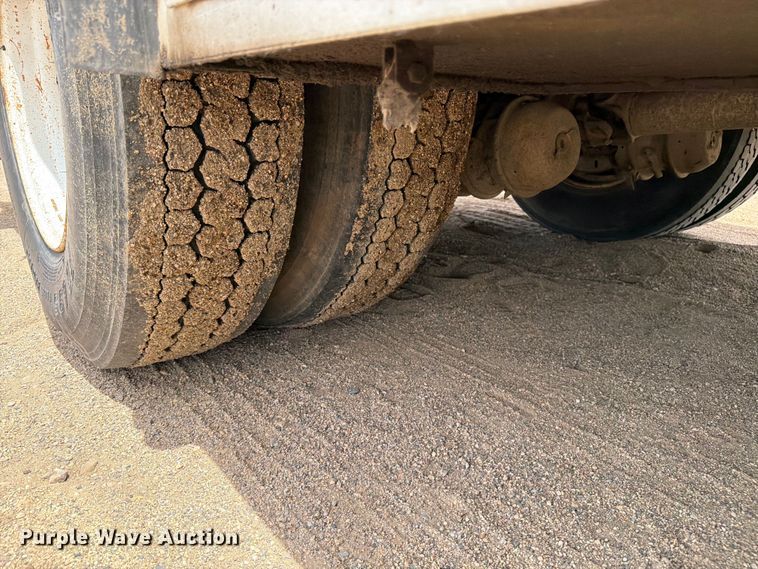 image for item FK0221 2006 Ford F650 Super Duty utility / service truck