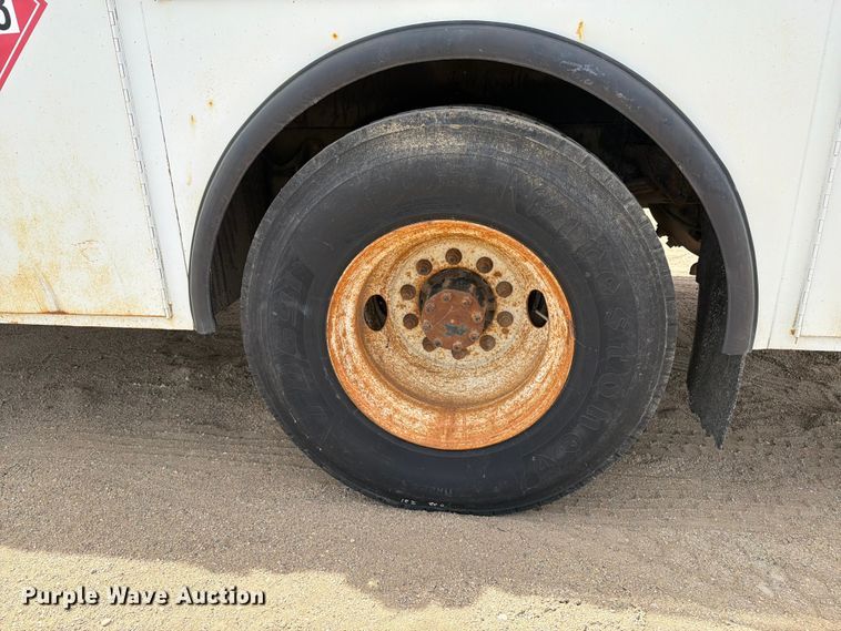 image for item FK0221 2006 Ford F650 Super Duty utility / service truck