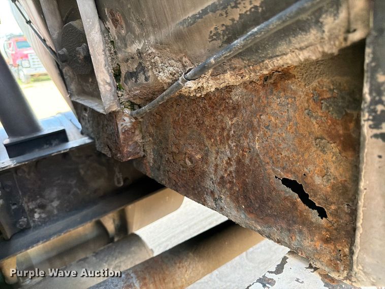 image for item FK0223 1991 International 8200 tank truck