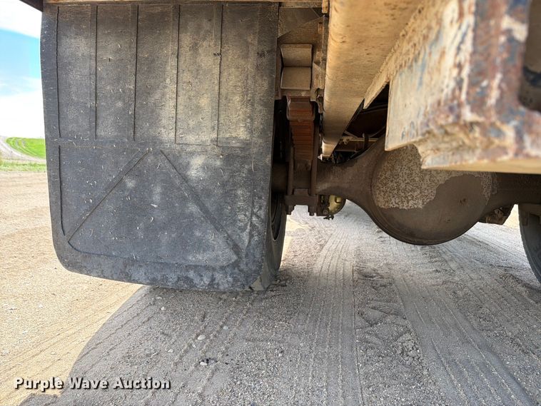 image for item FK0223 1991 International 8200 tank truck