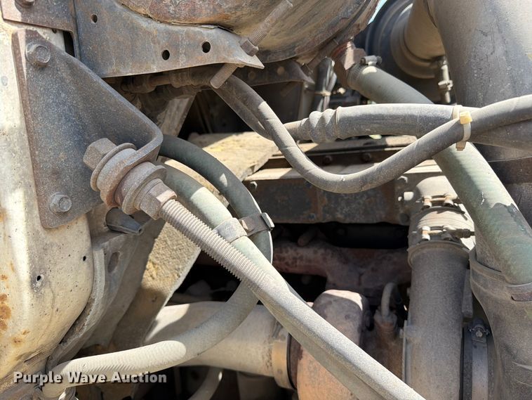 image for item FK0223 1991 International 8200 tank truck
