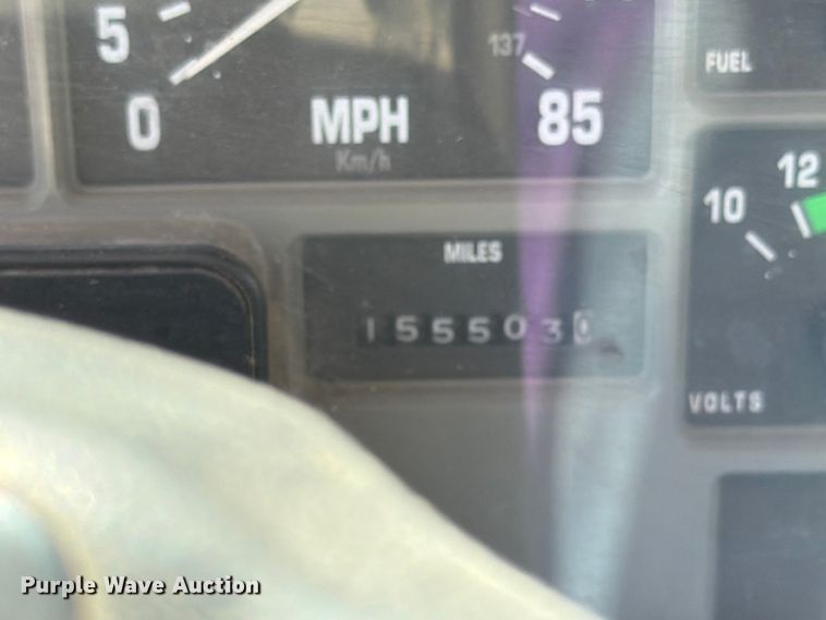 image for item FK0223 1991 International 8200 tank truck