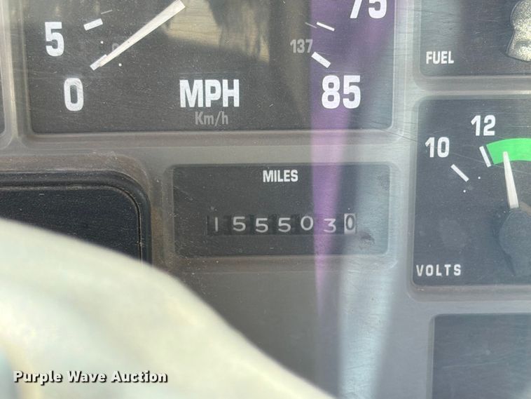 image for item FK0223 1991 International 8200 tank truck