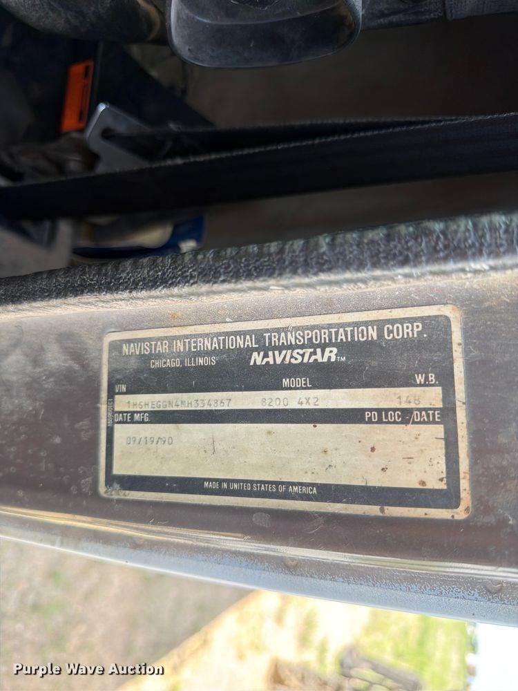 image for item FK0223 1991 International 8200 tank truck
