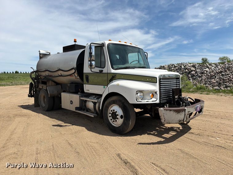 image for item FK0224 2006 Freightliner Business Class M2 oil distributor truck