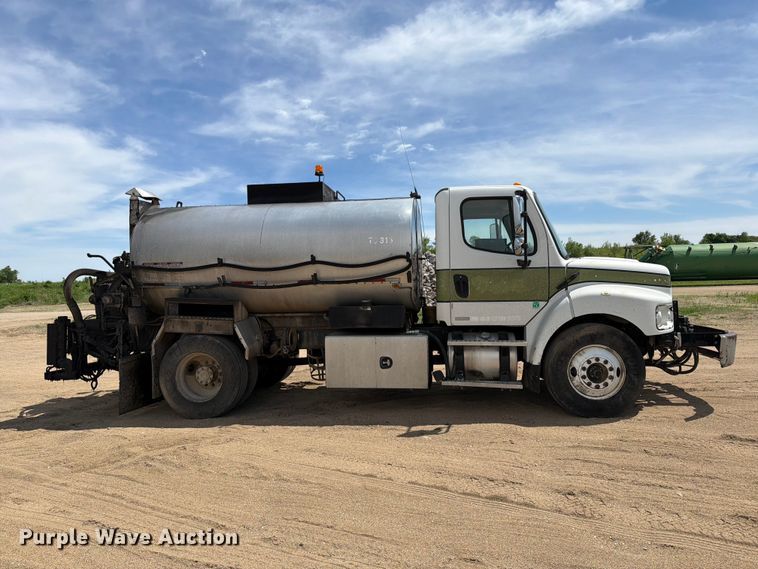 image for item FK0224 2006 Freightliner Business Class M2 oil distributor truck