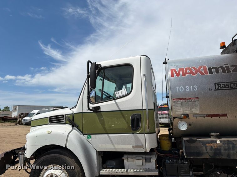 image for item FK0224 2006 Freightliner Business Class M2 oil distributor truck