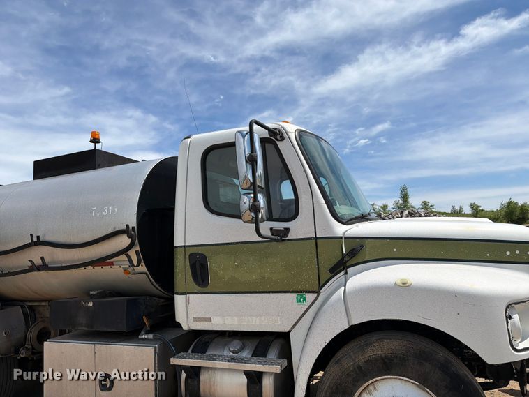 image for item FK0224 2006 Freightliner Business Class M2 oil distributor truck