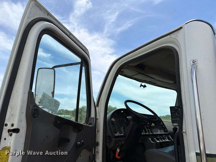 image for item FK0224 2006 Freightliner Business Class M2 oil distributor truck