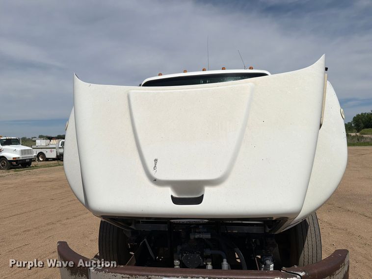 image for item FK0224 2006 Freightliner Business Class M2 oil distributor truck