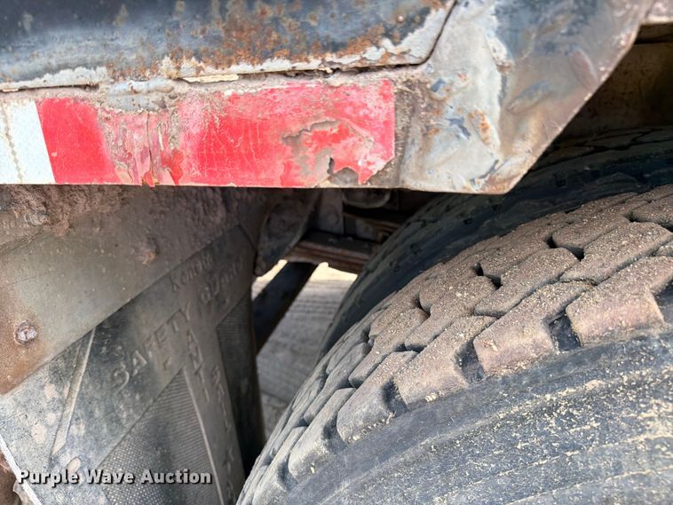 image for item FK0225 1991 International 8200 tank truck