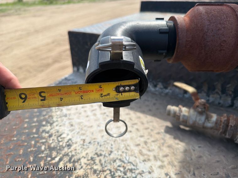 image for item FK0225 1991 International 8200 tank truck