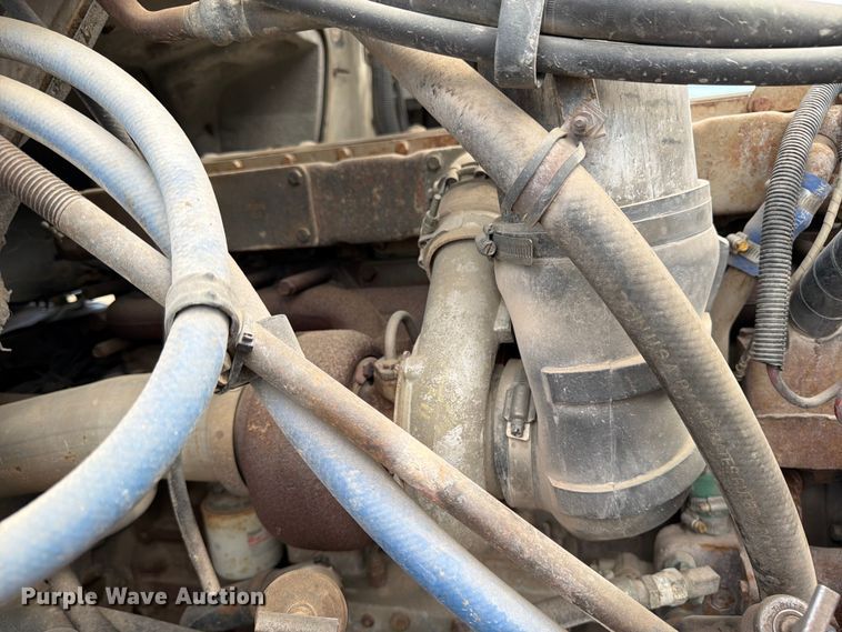 image for item FK0225 1991 International 8200 tank truck