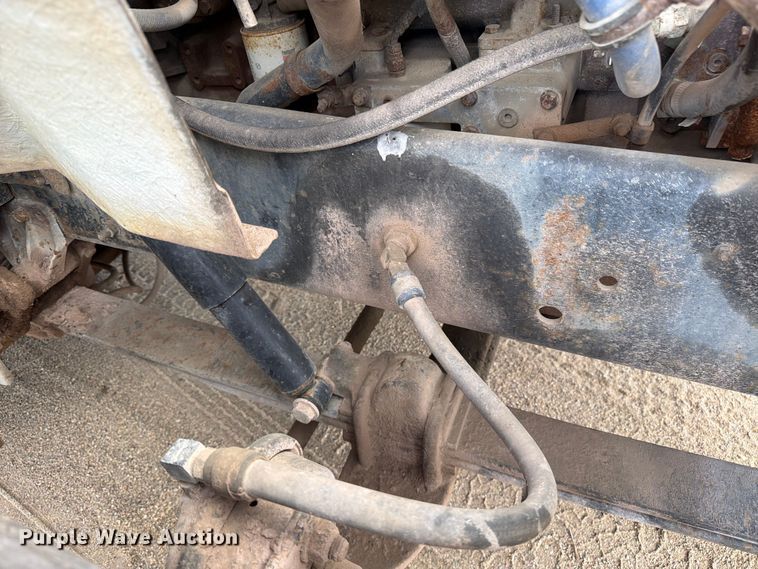 image for item FK0225 1991 International 8200 tank truck