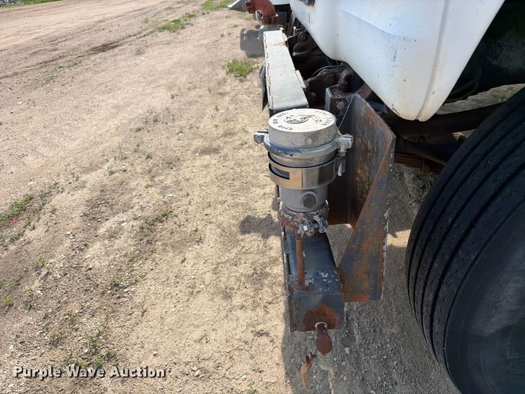 image for item FK0226 1991 Ford LT8000 tank truck