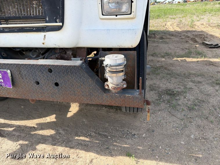 image for item FK0226 1991 Ford LT8000 tank truck