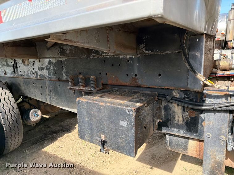 image for item FK0226 1991 Ford LT8000 tank truck
