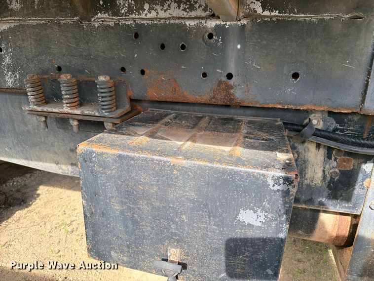 image for item FK0226 1991 Ford LT8000 tank truck