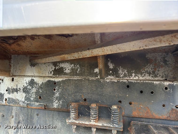 image for item FK0226 1991 Ford LT8000 tank truck
