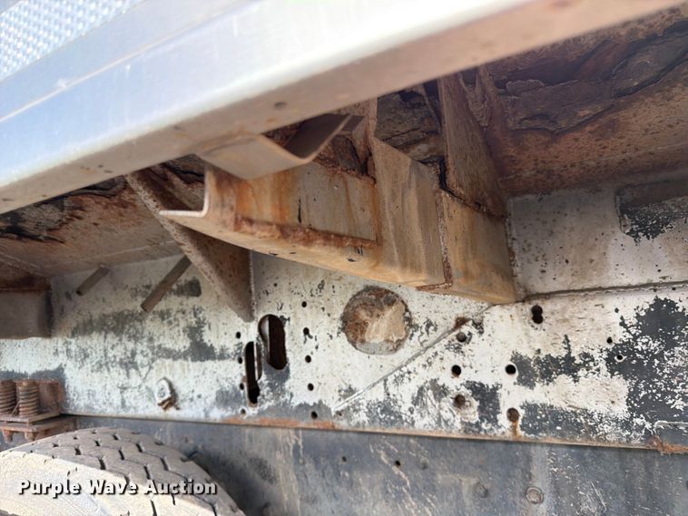 image for item FK0226 1991 Ford LT8000 tank truck