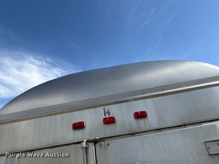 image for item FK0226 1991 Ford LT8000 tank truck