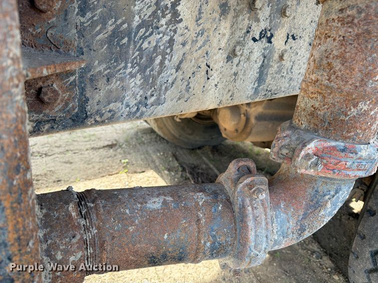 image for item FK0226 1991 Ford LT8000 tank truck