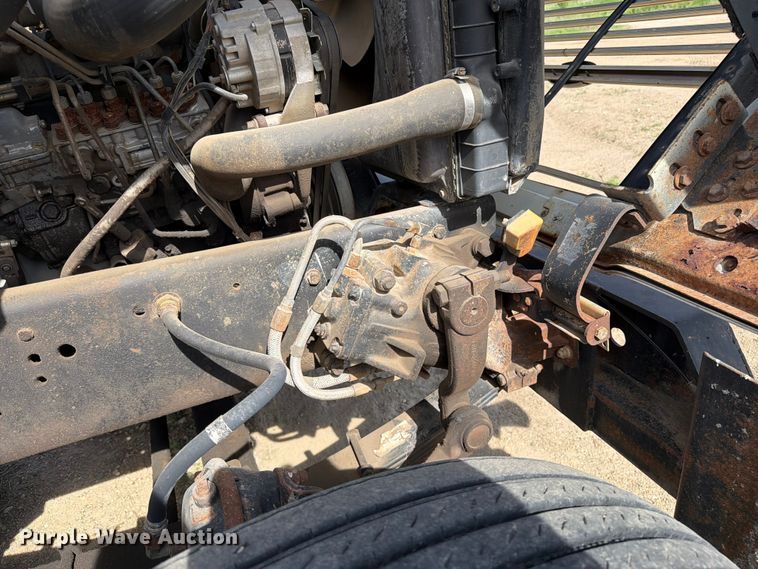image for item FK0226 1991 Ford LT8000 tank truck