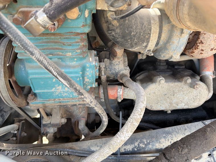image for item FK0226 1991 Ford LT8000 tank truck