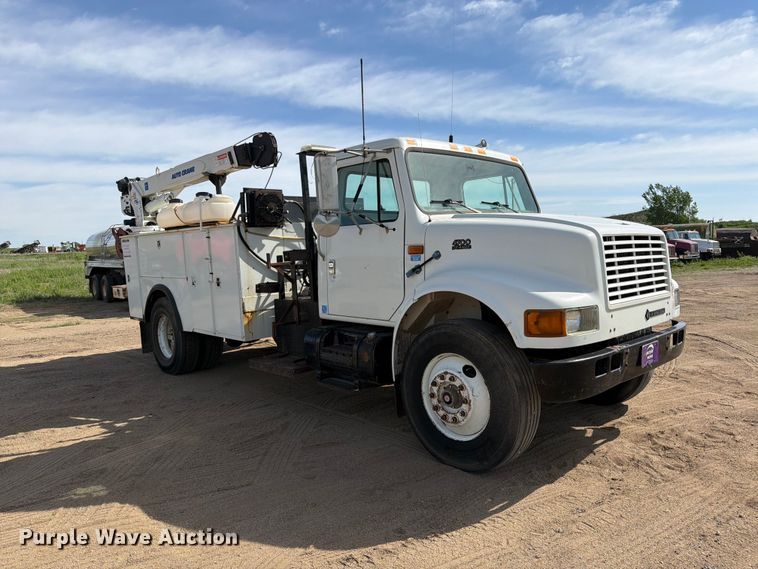 image for item FK0229 1998 International 4700 utility / service truck