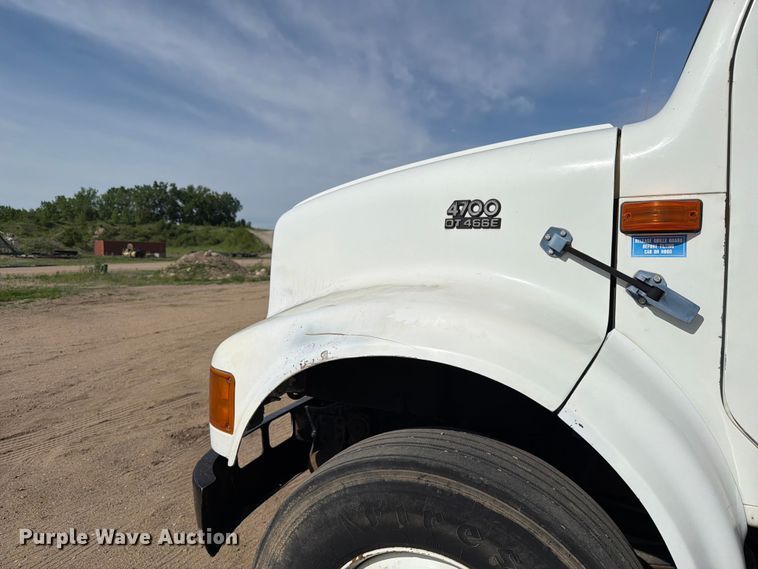 image for item FK0229 1998 International 4700 utility / service truck