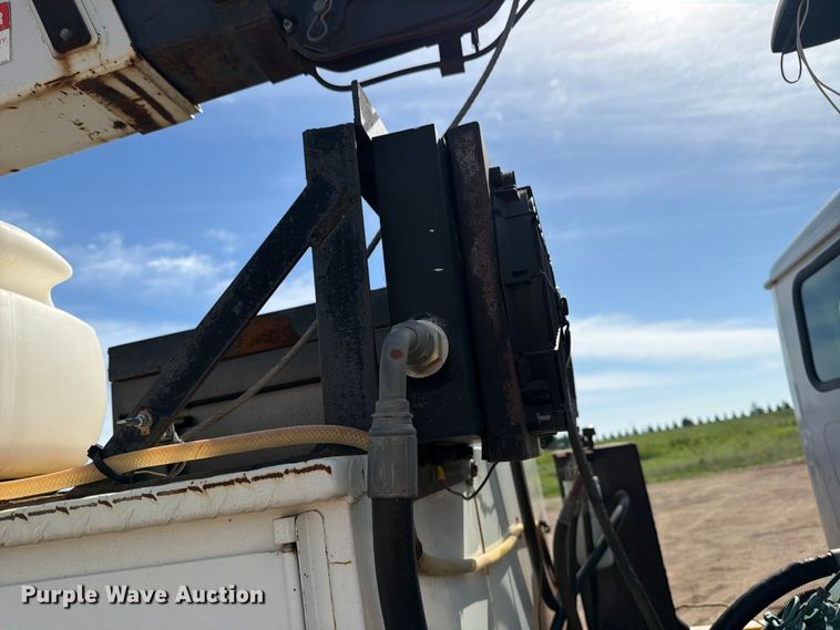image for item FK0229 1998 International 4700 utility / service truck