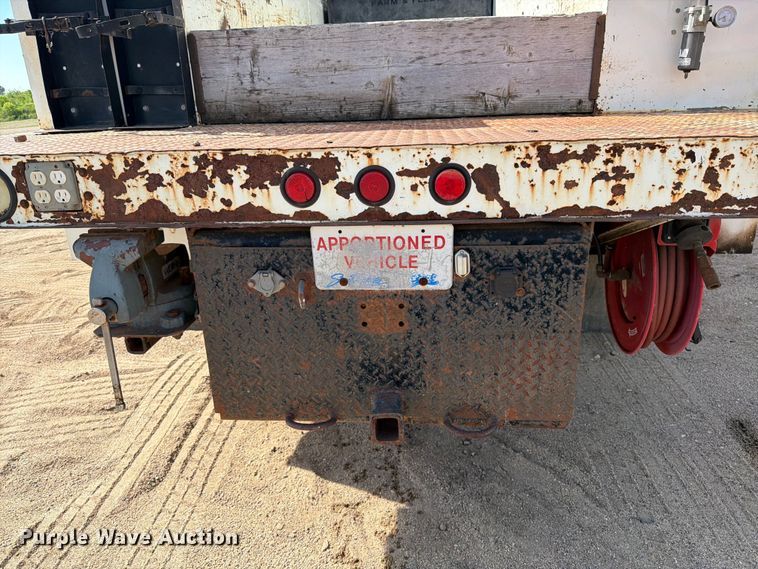 image for item FK0229 1998 International 4700 utility / service truck
