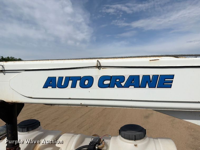 image for item FK0229 1998 International 4700 utility / service truck