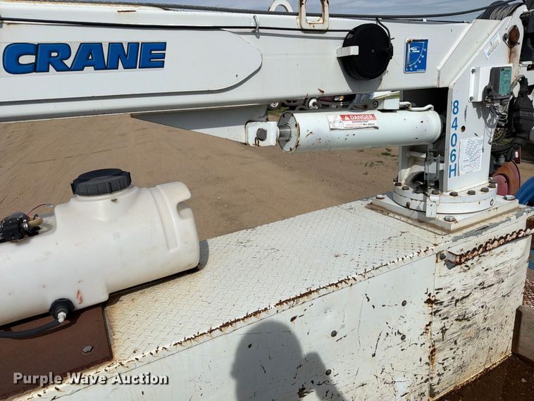 image for item FK0229 1998 International 4700 utility / service truck