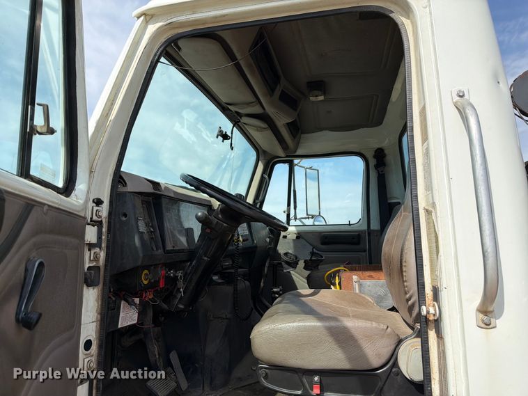 image for item FK0229 1998 International 4700 utility / service truck