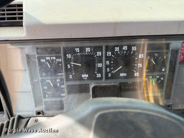 image for item FK0229 1998 International 4700 utility / service truck