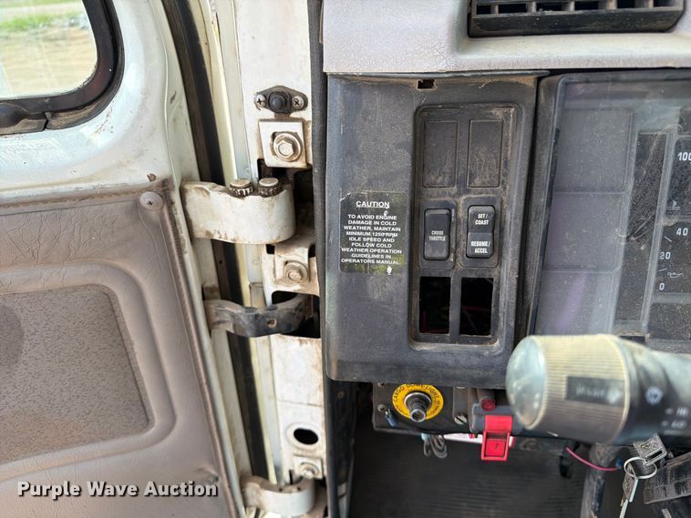 image for item FK0229 1998 International 4700 utility / service truck