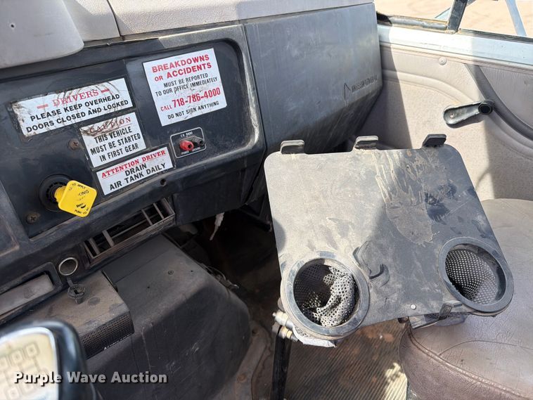image for item FK0229 1998 International 4700 utility / service truck