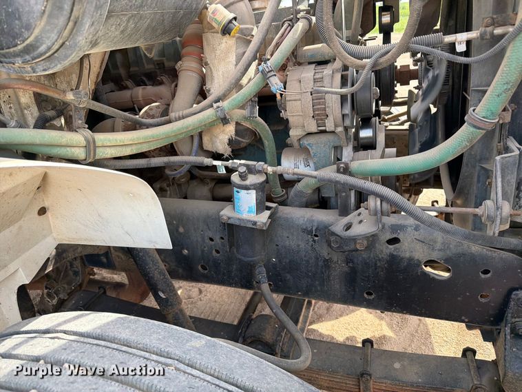 image for item FK0229 1998 International 4700 utility / service truck