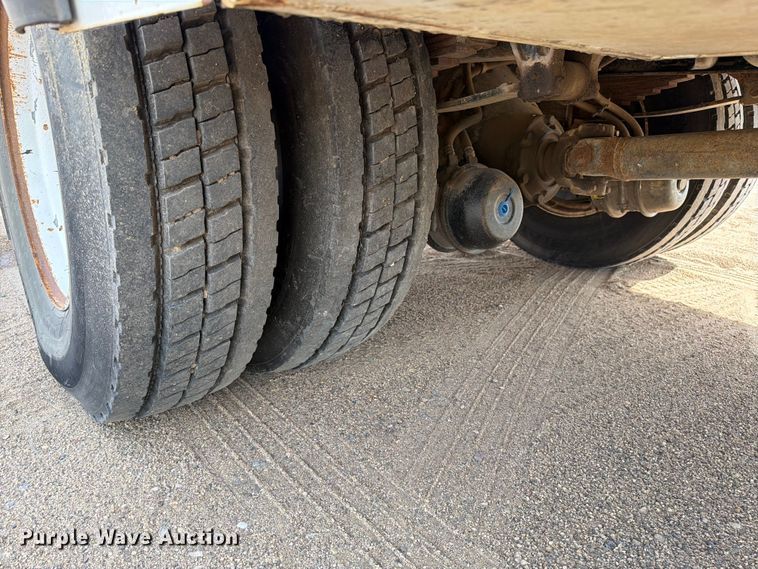 image for item FK0229 1998 International 4700 utility / service truck